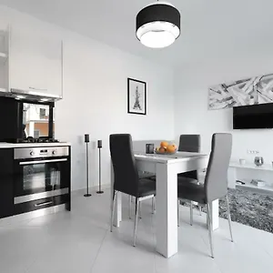 https://luxury-apartment-bella.hotelinzadar.com